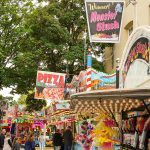 45. Brüggener Pfingstfest 2025 – Karussell und Fahrgeschäfte beim Sonnenuntergang