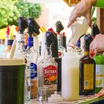 45. Brüggener Pfingstfest 2025 – Menschenmenge am Samstagabend in der Fußgängerzone