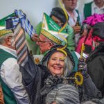 Altweiber Brüggen – Frauen beim Möhnenfrühstück und Umzug durch die Innenstadt