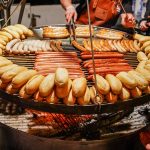 Brüggener Burgweihnacht 2024 – kulinarische Spezialitäten vom Niederrhein am Marktstand