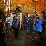 Brüggener Burgweihnacht 2025 – adventliche Stände im Innenhof der Burg Brüggen