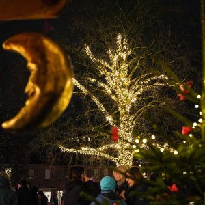 Weihnachtsbeleuchtung beim Brüggener Lichterglanz 2025 am Kreuzherrenplatz